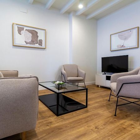 Alohamundi Puerta Osario II Apartment Севиля Екстериор снимка