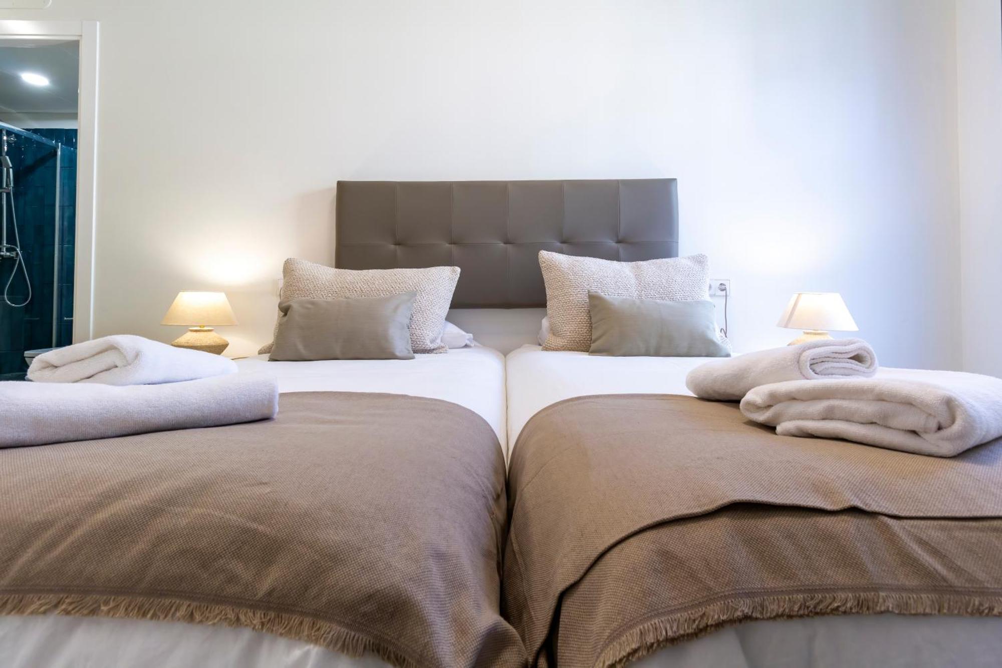 Alohamundi Puerta Osario II Apartment Севиля Екстериор снимка