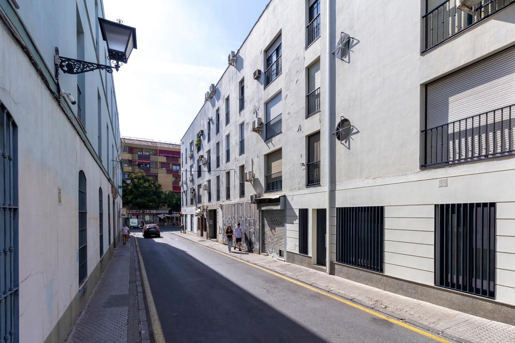Alohamundi Puerta Osario II Apartment Севиля Екстериор снимка
