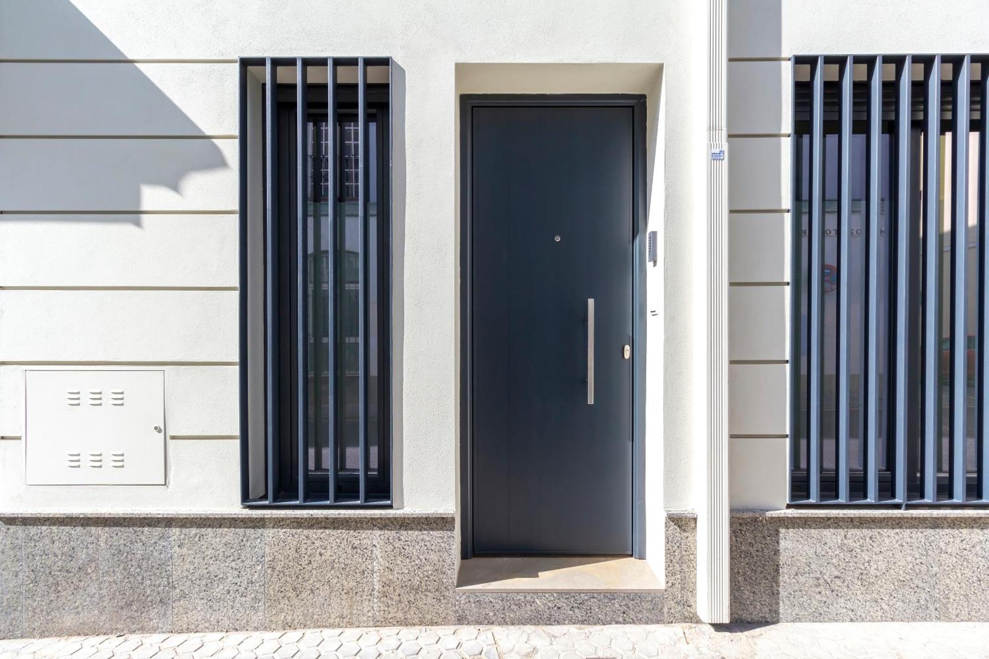 Alohamundi Puerta Osario II Apartment Севиля Екстериор снимка